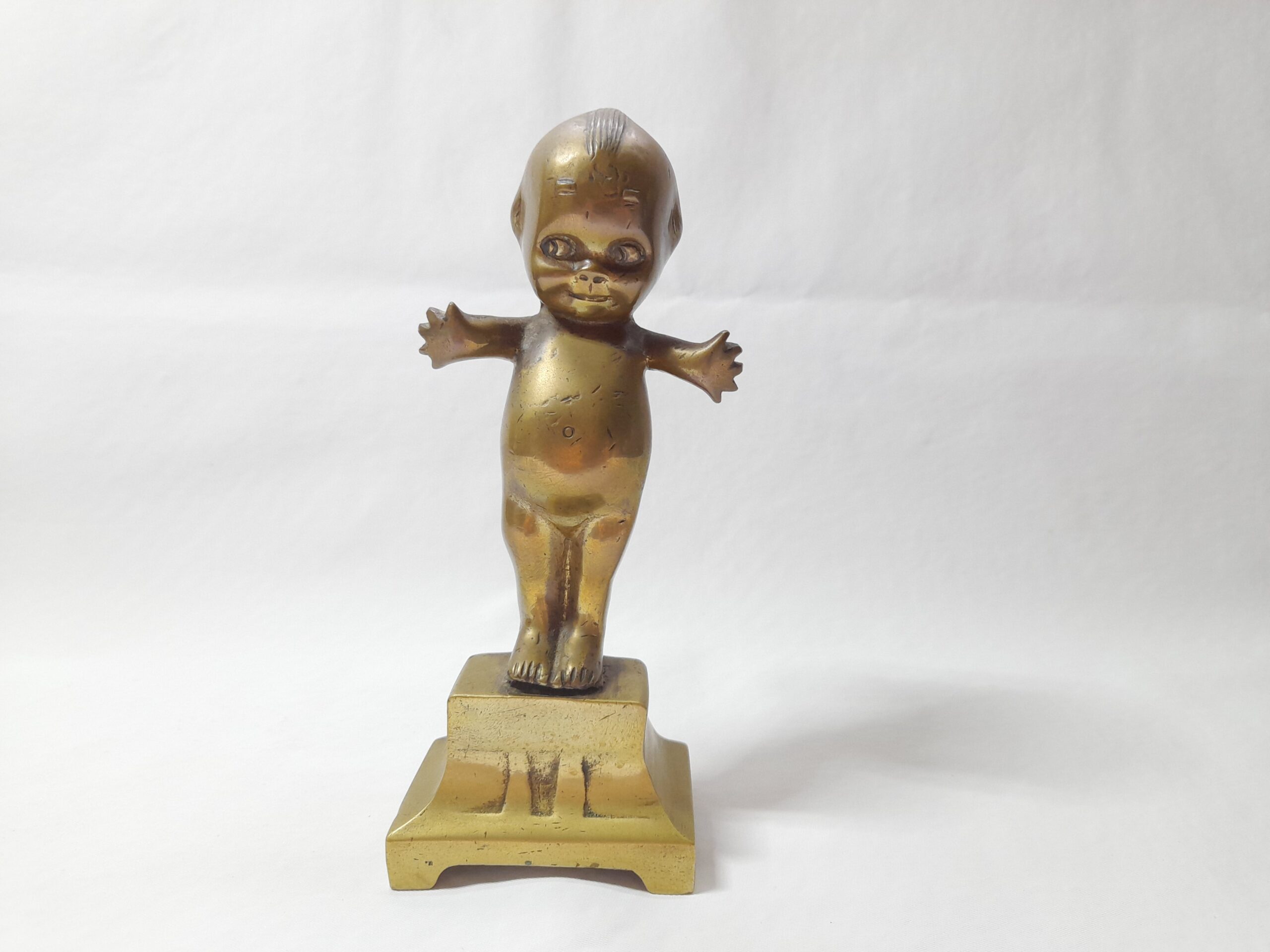Muñeco Kewpie de bronce