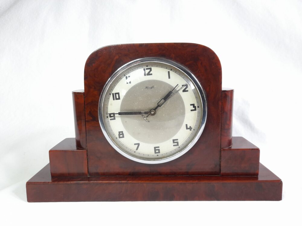 Reloj alemán Kienzle de mesa, estilo art deco,