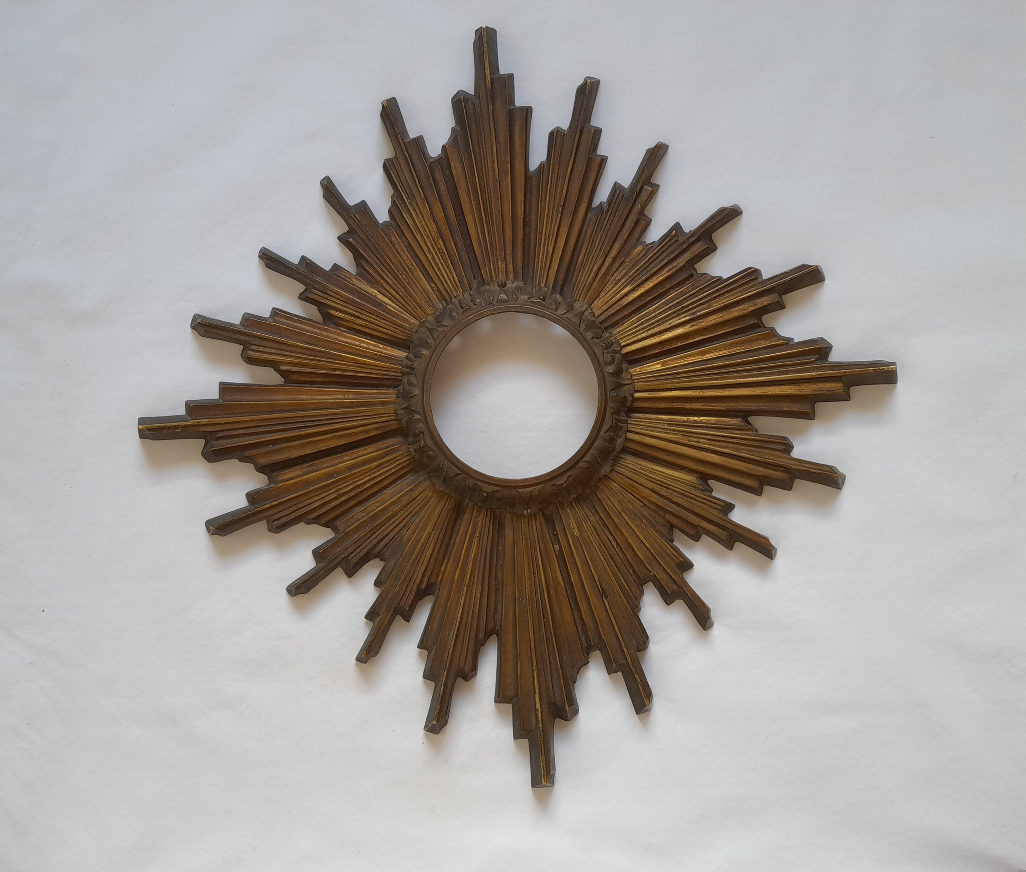 Marco de bronce de espejo Sunburts