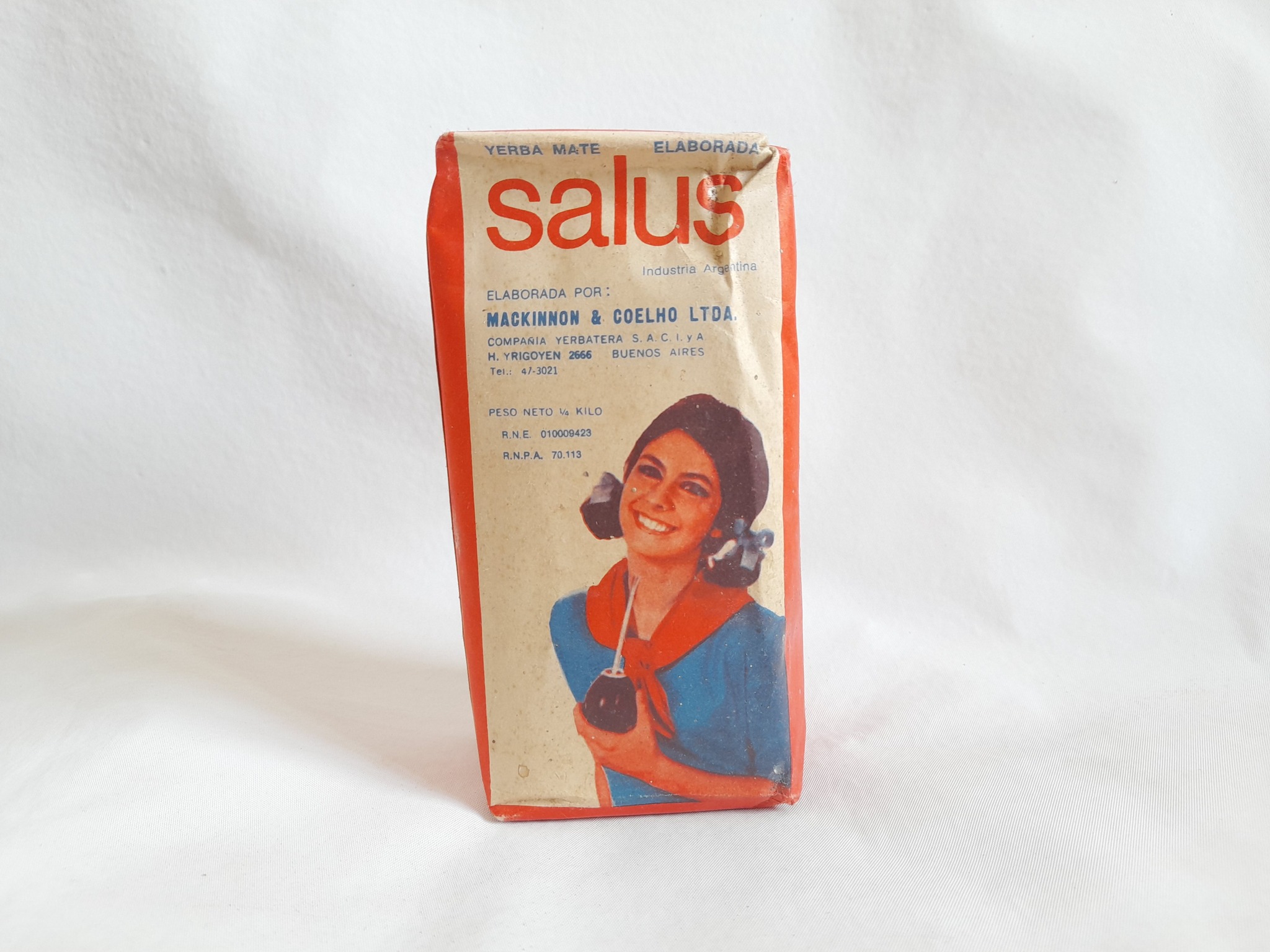 Antiguo paquete cerrado de Yerba Salus