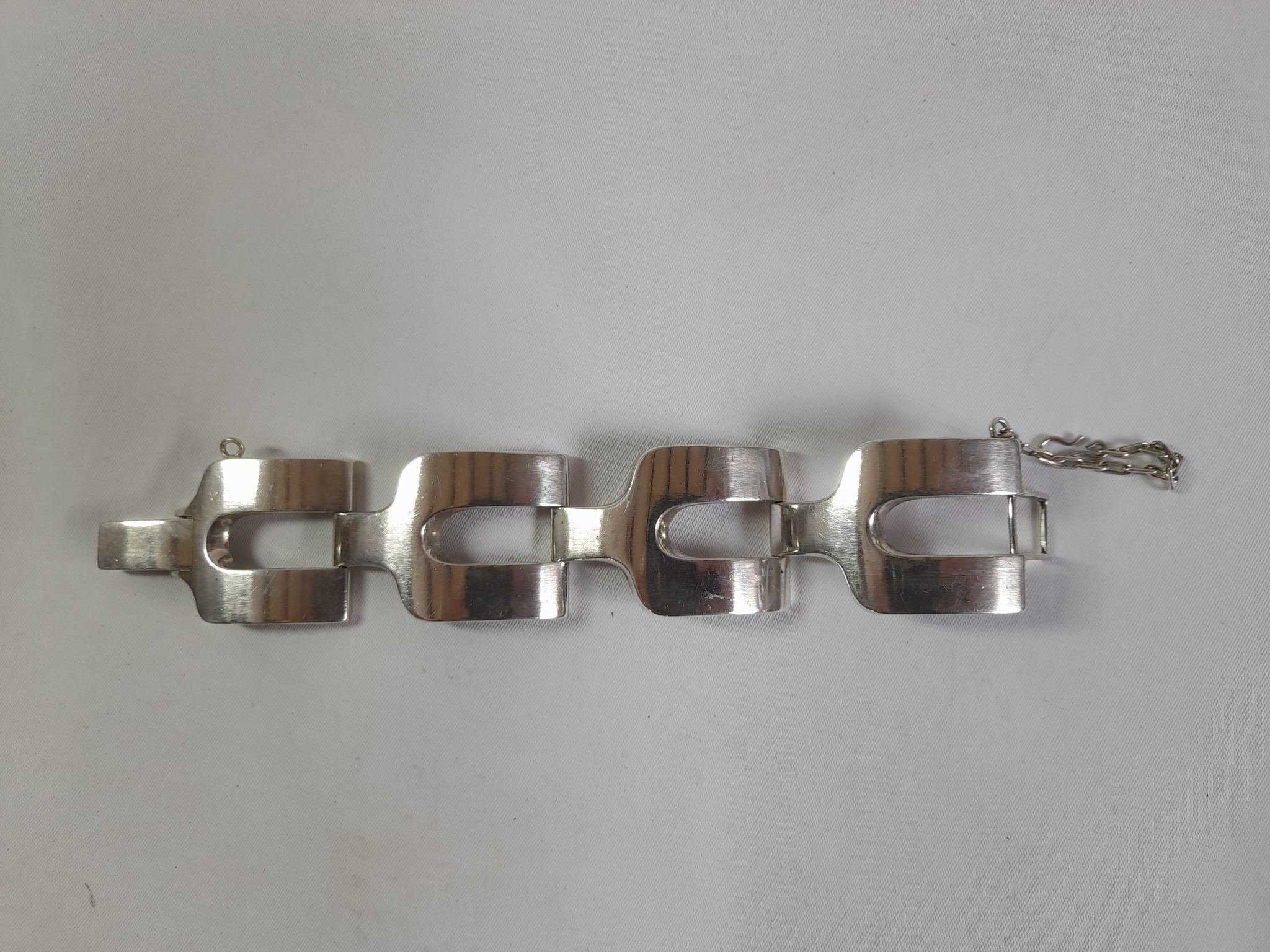 Pulsera de plata de diseño