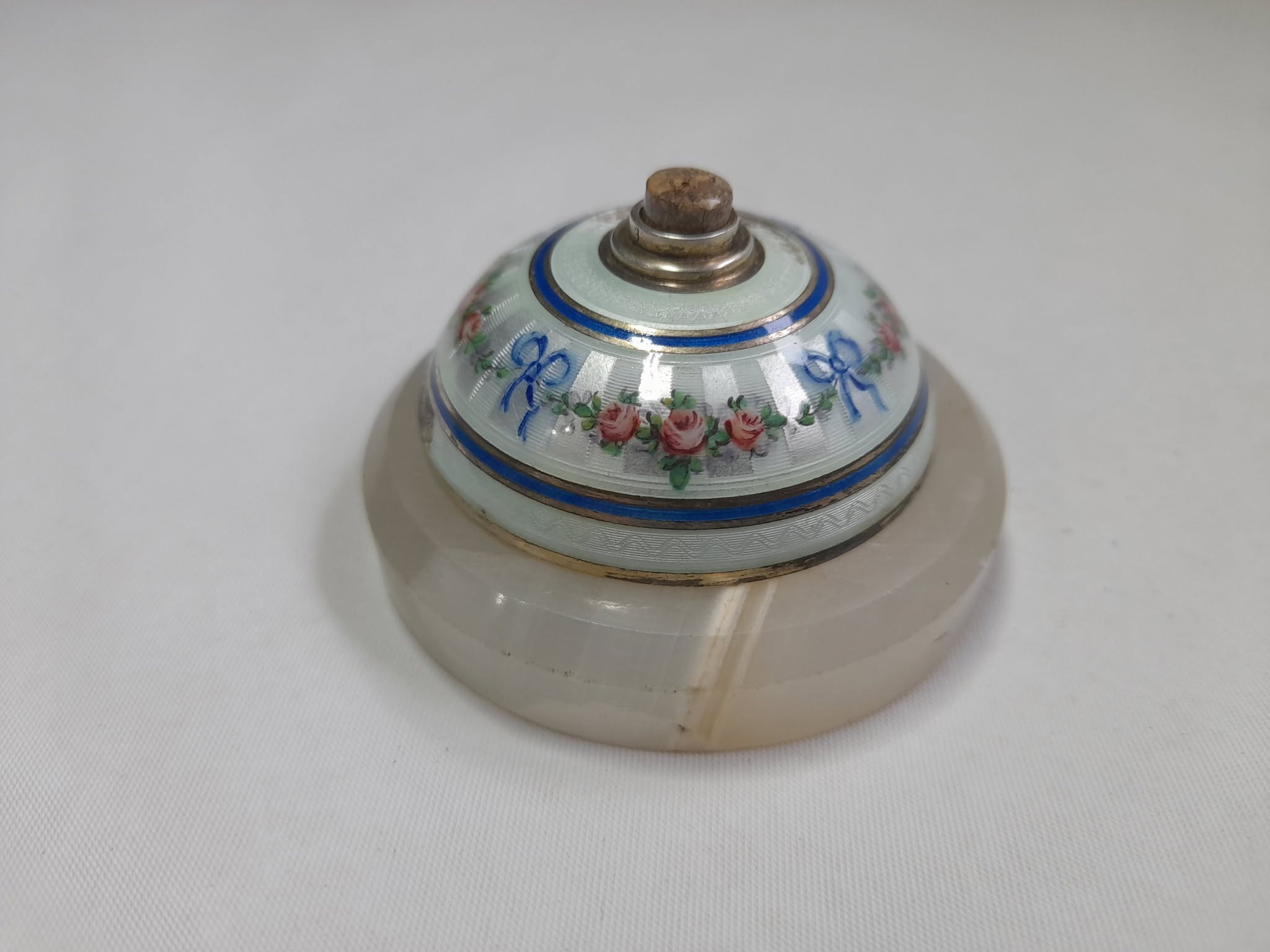 Timbre de mesa de plata con esmalte guilloche